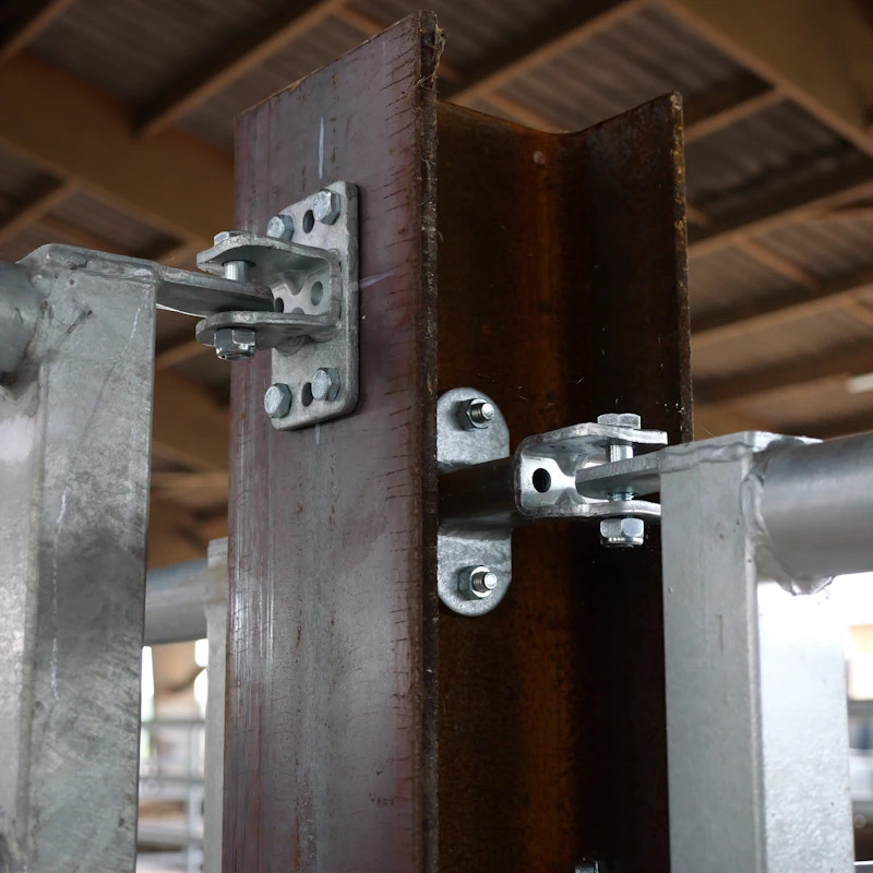 Montaż zaczepu Multifix na dwuteowniku